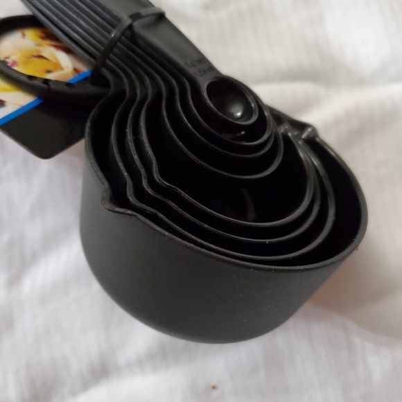 8 piece black measuring cups--**5for $20** - Picture 3 of 4